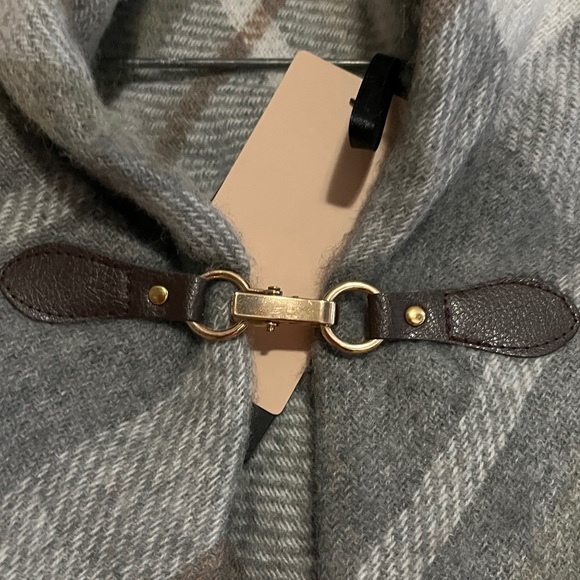 Altare NWT gray wrap. OS - Picture 4 of 5